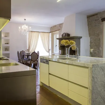 Roncaglia By Mmega Villa Barchi
